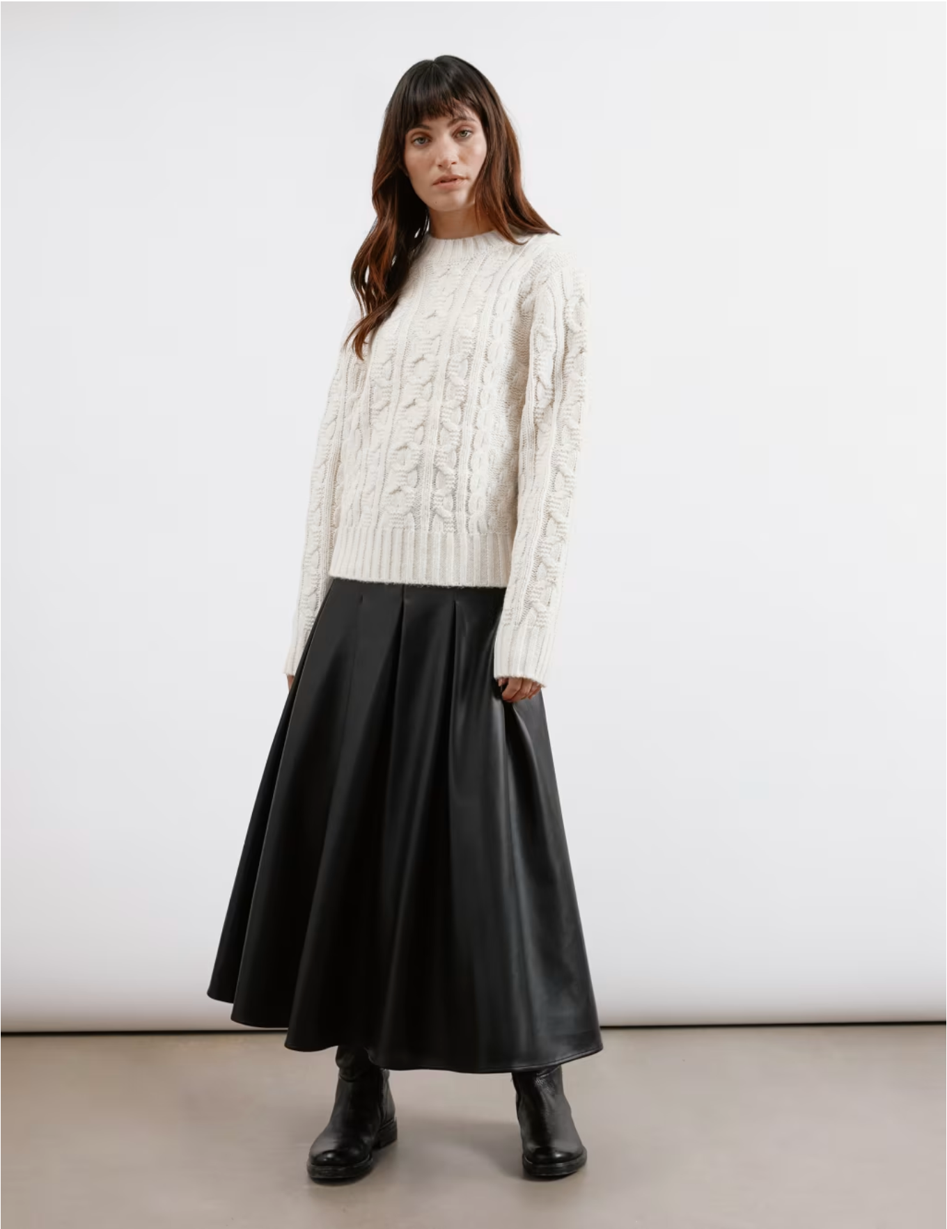 CABLE KNIT CREW NECK JUMPER