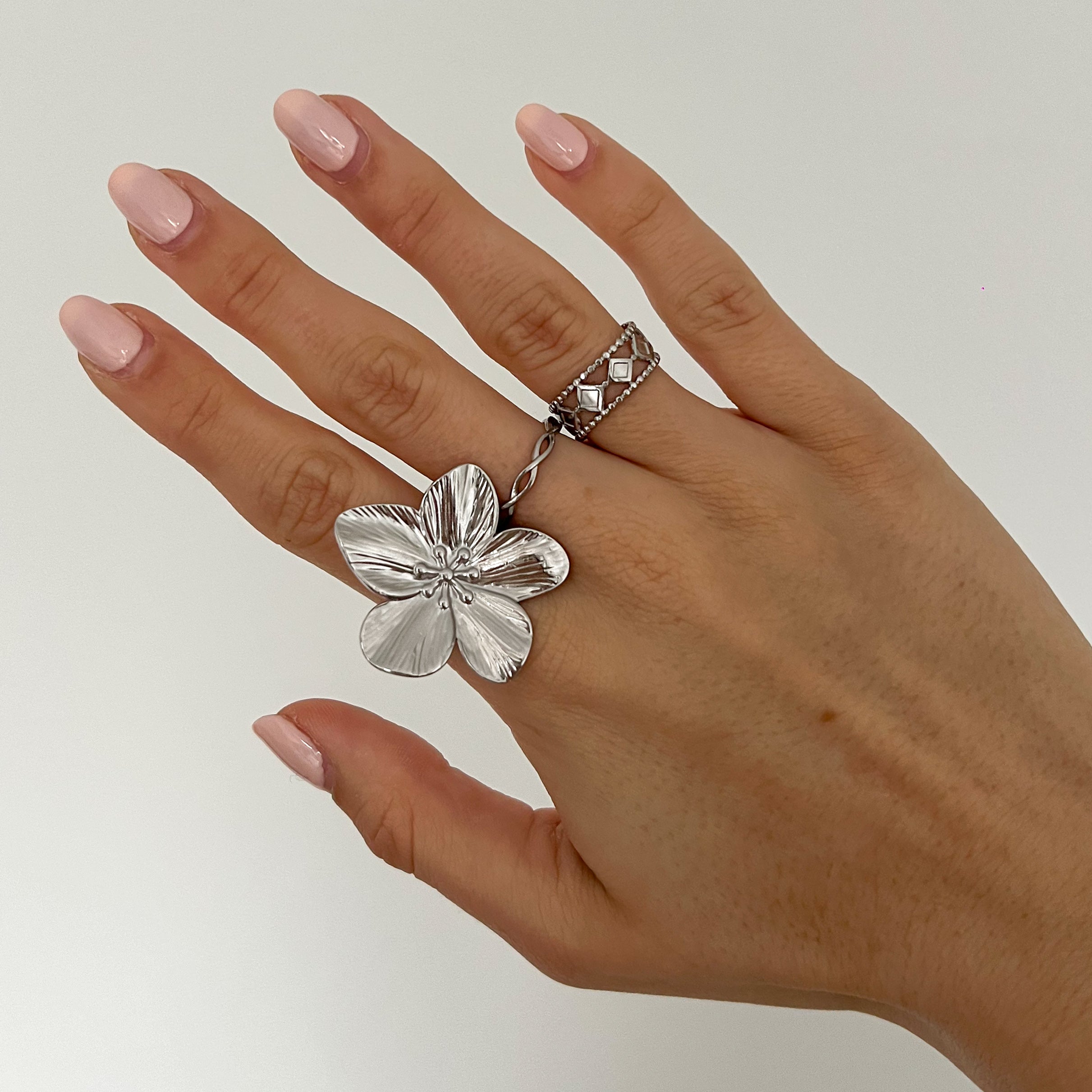 ZAFINA TROPICAL FLOWER RING